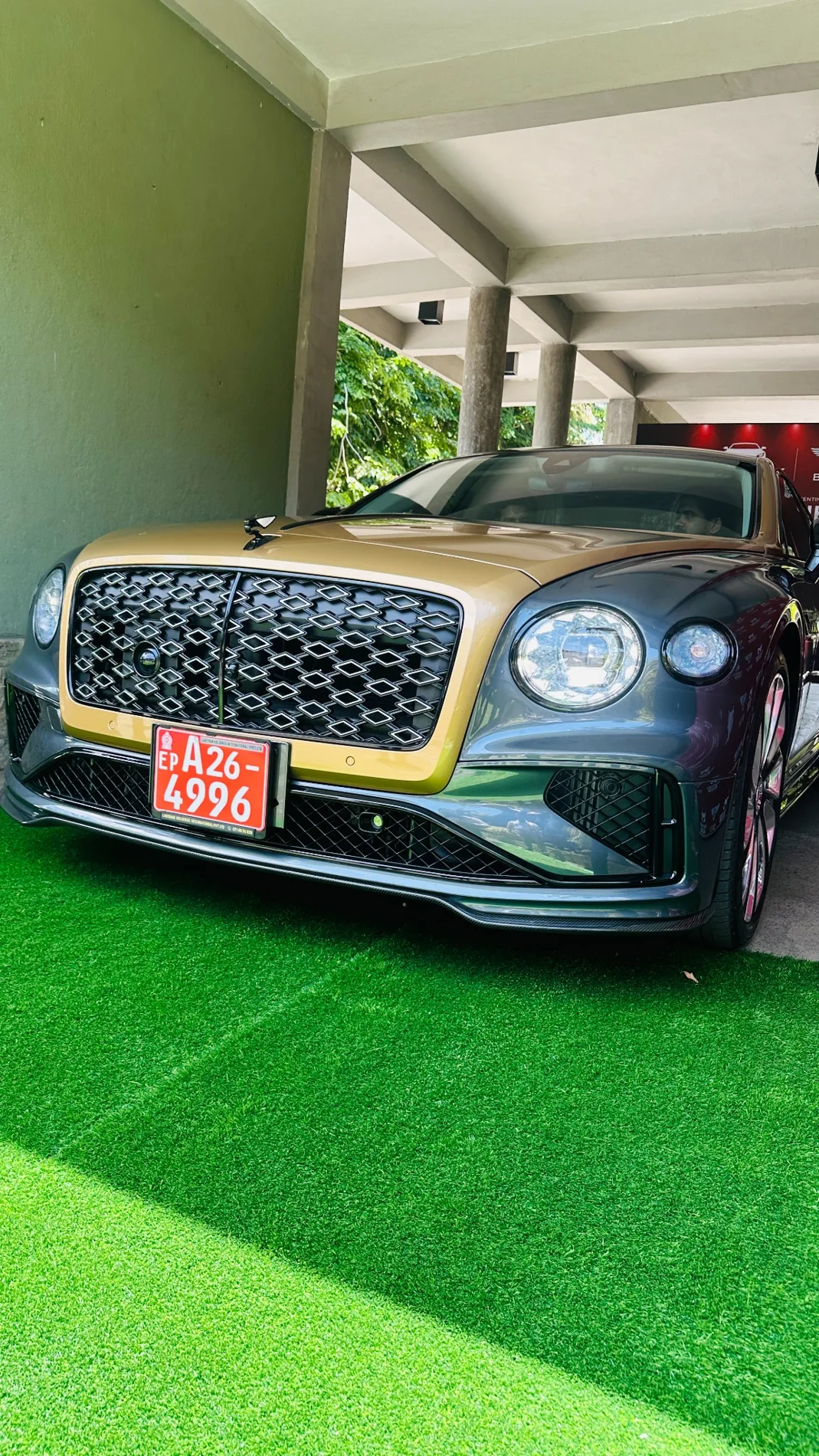 Front view of the Bentley at the event